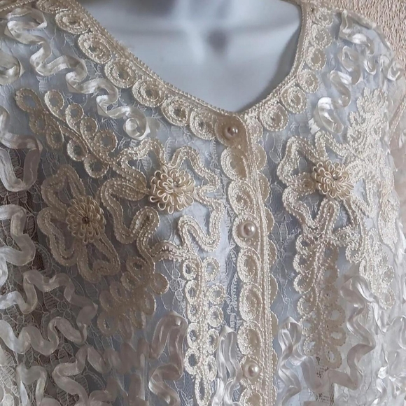 Vintage Sheer Embroidered Lace Top Faux Pearl Button Up Blouse Cottage, Large - Picture 7 of 9